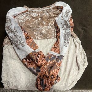 Buckle long sleeved top